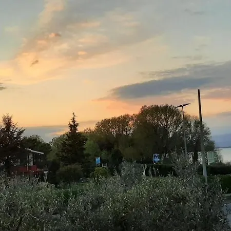 Casa Maganda Vista Tra E Sirmione * 佩斯基耶拉德加达