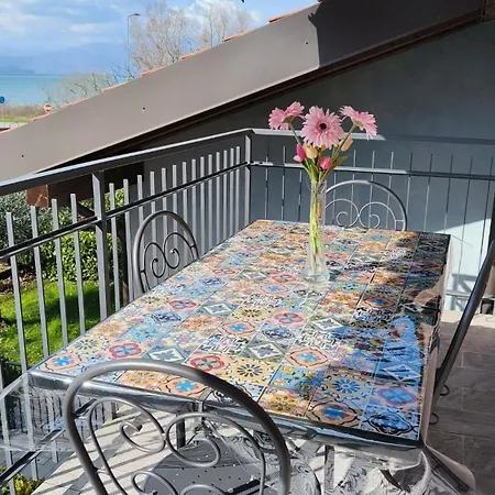 Casa Maganda Vista Tra E Sirmione 佩斯基耶拉德加达