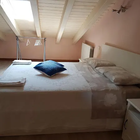 Casa Maganda Vista Tra E Sirmione Apartamento